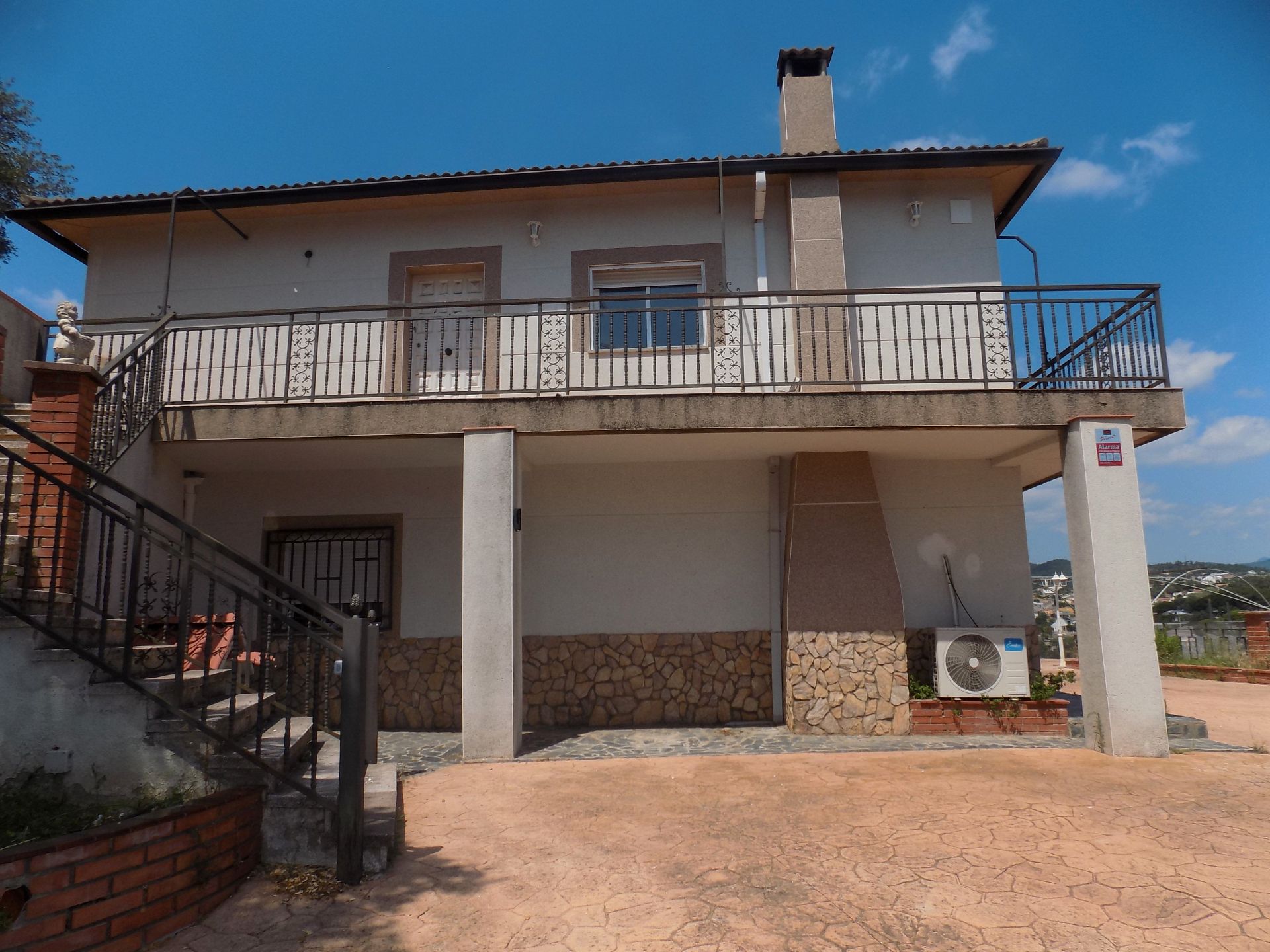 Vista exterior de Casa o xalet en venda en Riudarenes amb Aire condicionat, Jardí privat i Terrassa