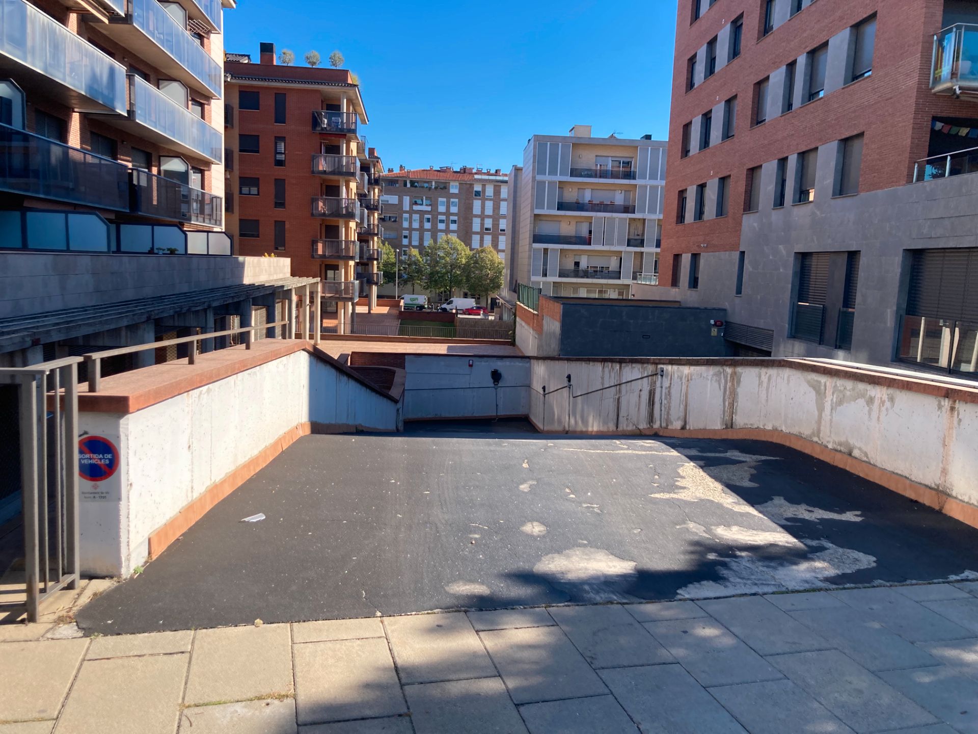 Exterior view of Garage for sale in Vic