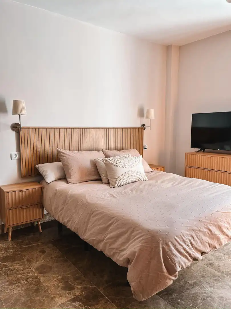 Habitación de Apartamento de alquiler en Estepona con Aire acondicionado, Terraza y Piscina