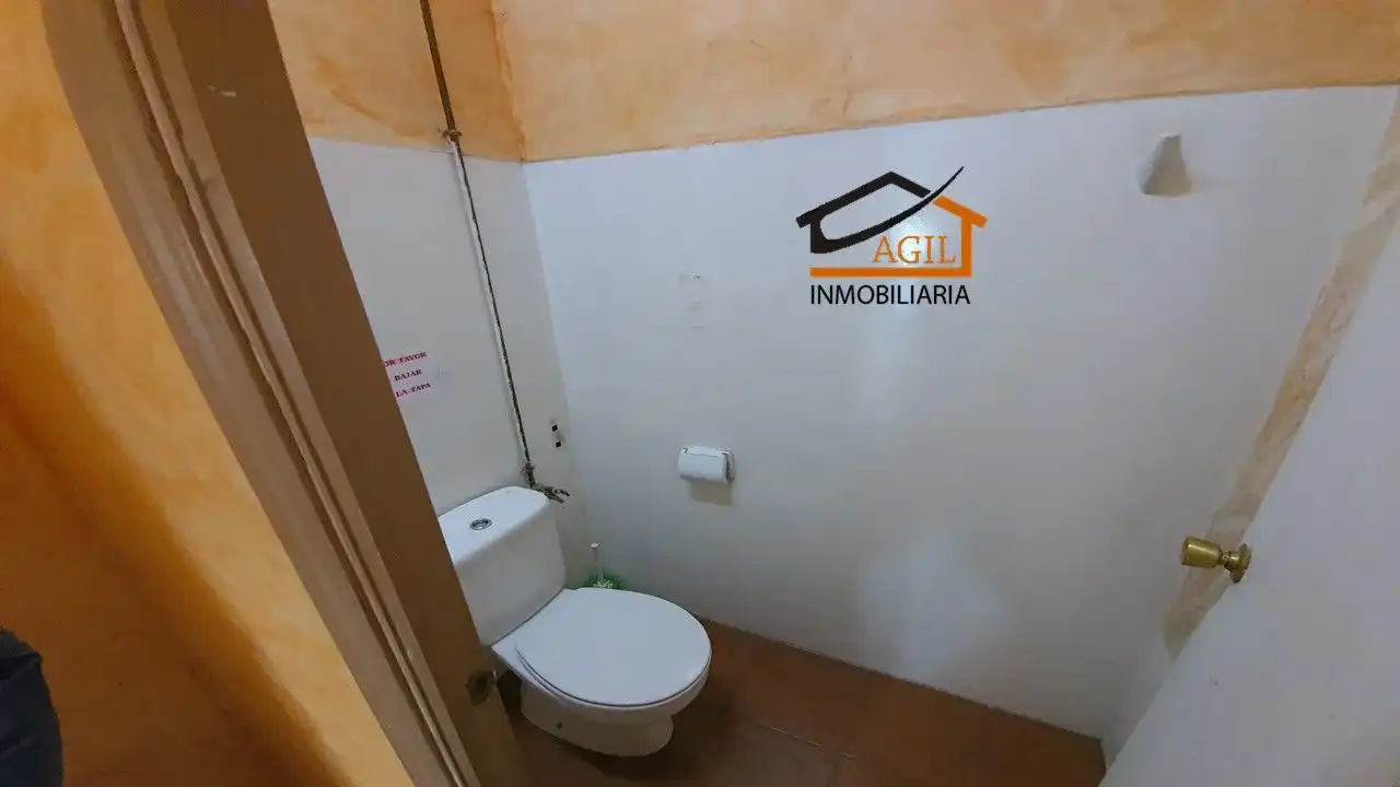 Baño de Local de alquiler en Leganés