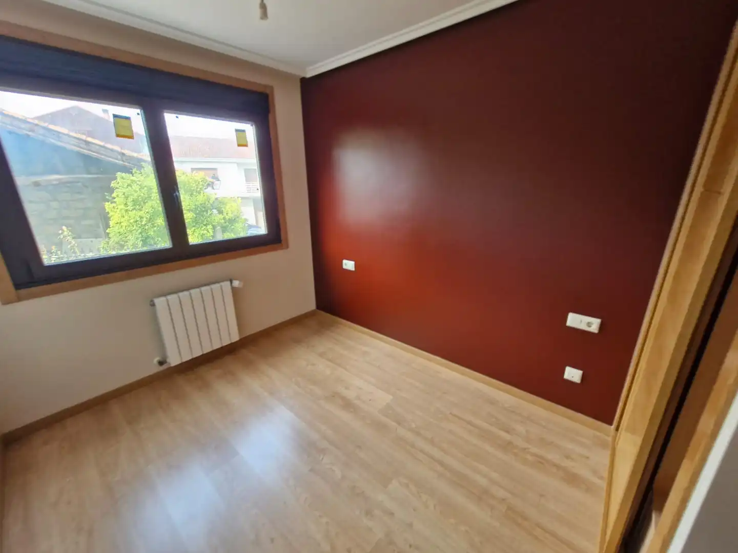 Dormitori de Casa adosada en venda en Barbadás amb Calefacció, Parquet i Traster
