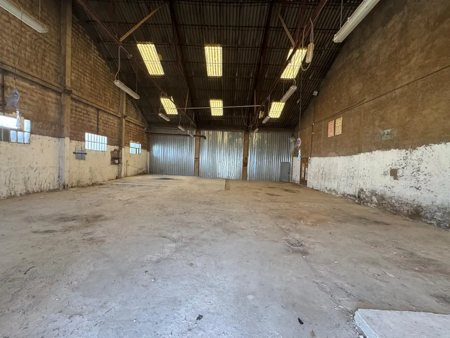 Außenansicht von Fabrikhallen zur Miete in San Pedro del Pinatar
