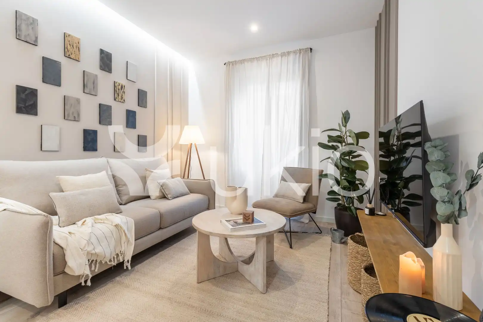 Sala de estar de Apartamento de alquiler en Madrid con Aire acondicionado, Calefacción y Amueblado