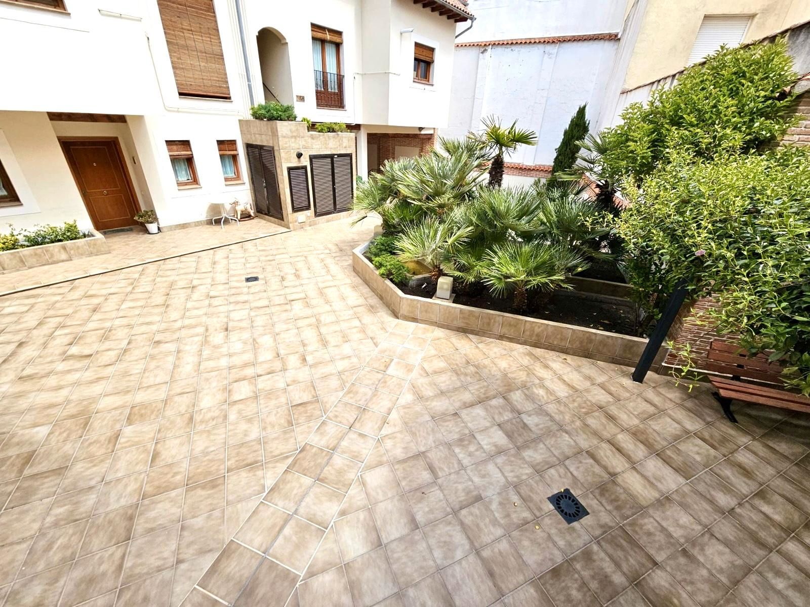 Terrassa de Dúplex en venda en Navalcarnero amb Aire condicionat, Calefacció i Traster