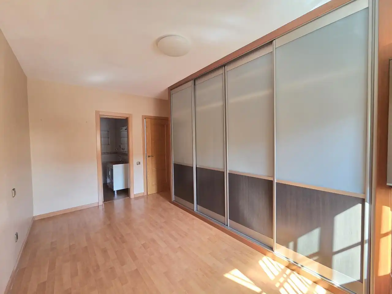 Bedroom of Flat for rent in Loeches  with Air Conditioner and Heating