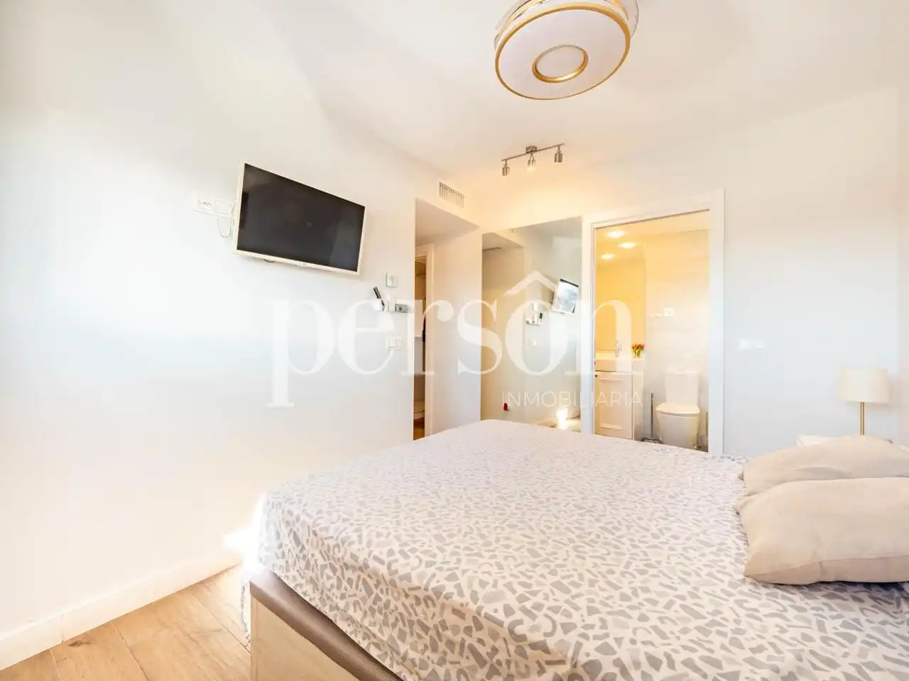 Schlafzimmer von Wohnung zum Verkauf in Valencia mit Klimaanlage, Terrasse und Schwimmbad