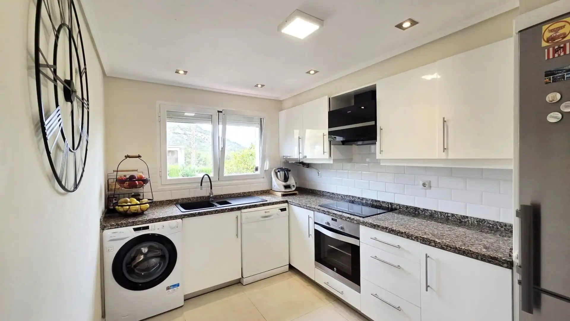 Cocina de Casa o chalet en venta en La Nucia con Aire acondicionado, Jardín privado y Terraza