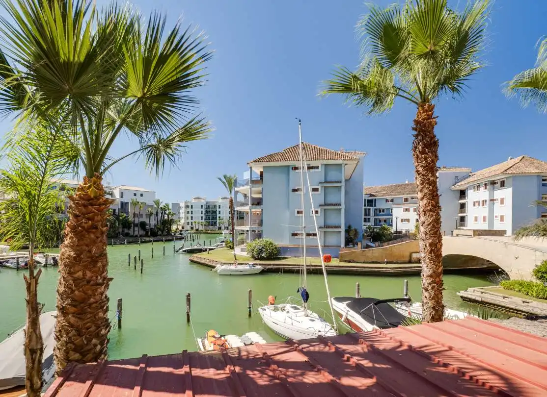 Exterior view of Flat for rent in Sotogrande  with Air Conditioner, Heating and Terrace