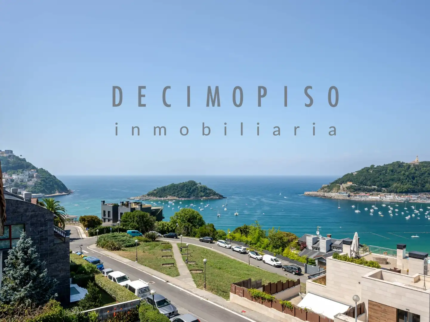 Vista exterior de Dúplex en venda en Donostia - San Sebastián  amb Calefacció, Terrassa i Traster