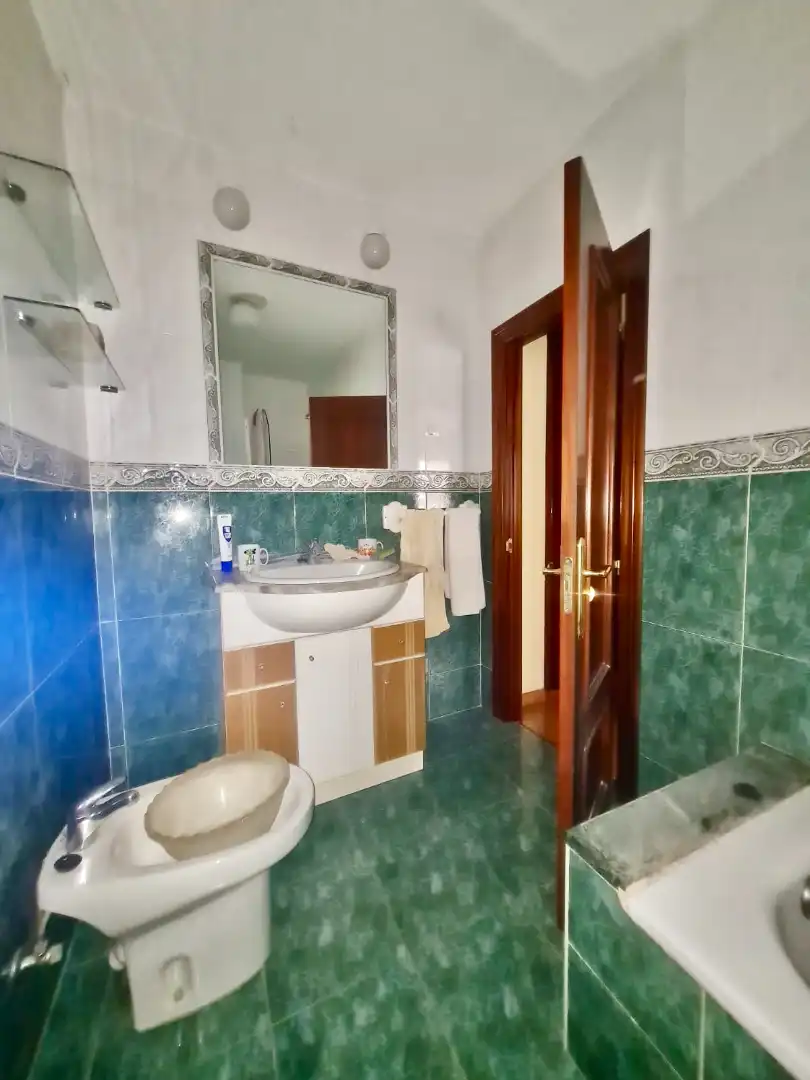 Baño de Piso en venta en Gijón  con Parquet y Amueblado