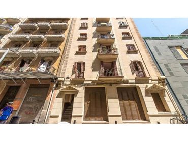 Piso en venta en Calle Rafael Capdevila