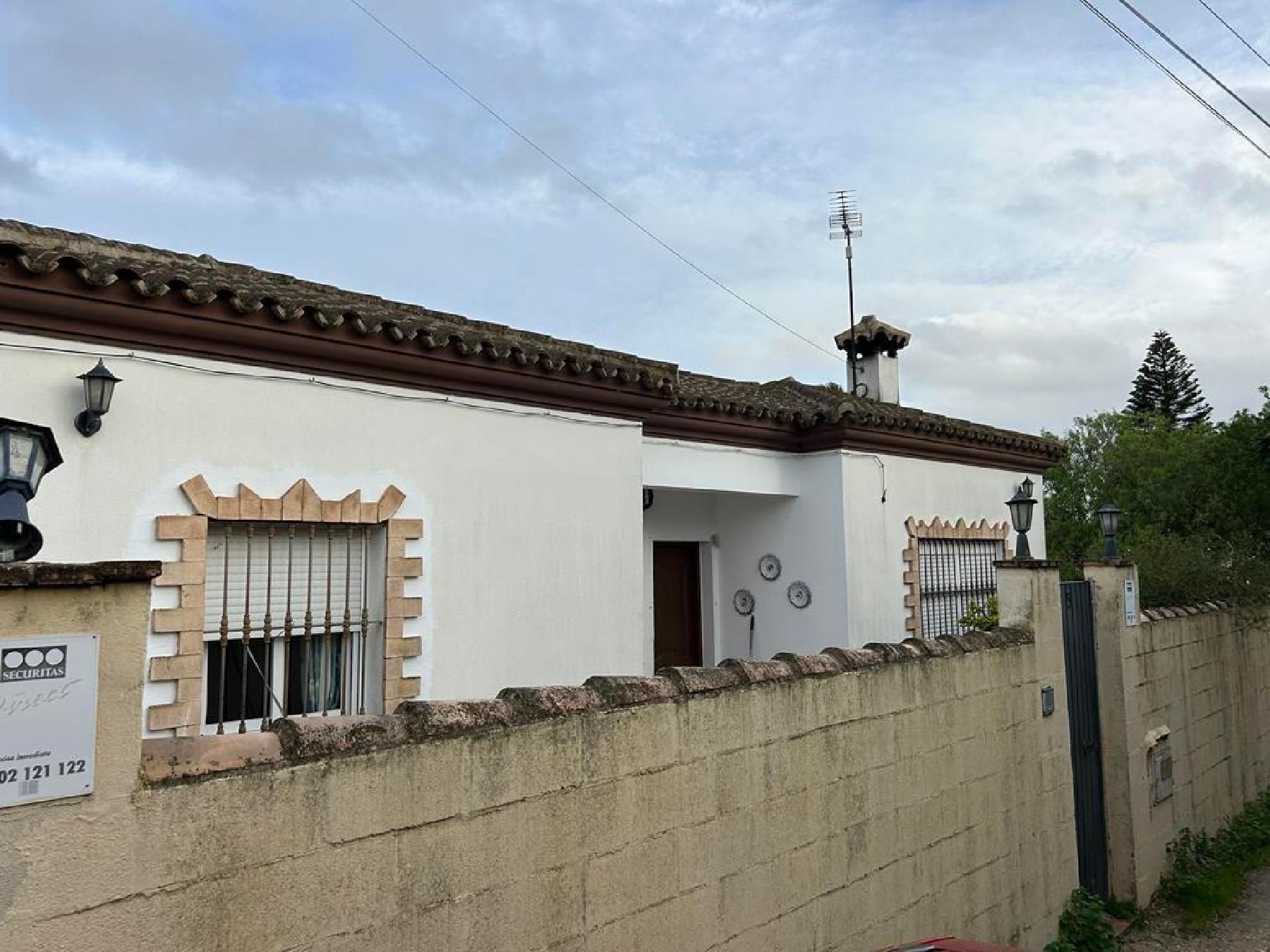 Vista exterior de Casa o xalet en venda en Chiclana de la Frontera amb Jardí privat