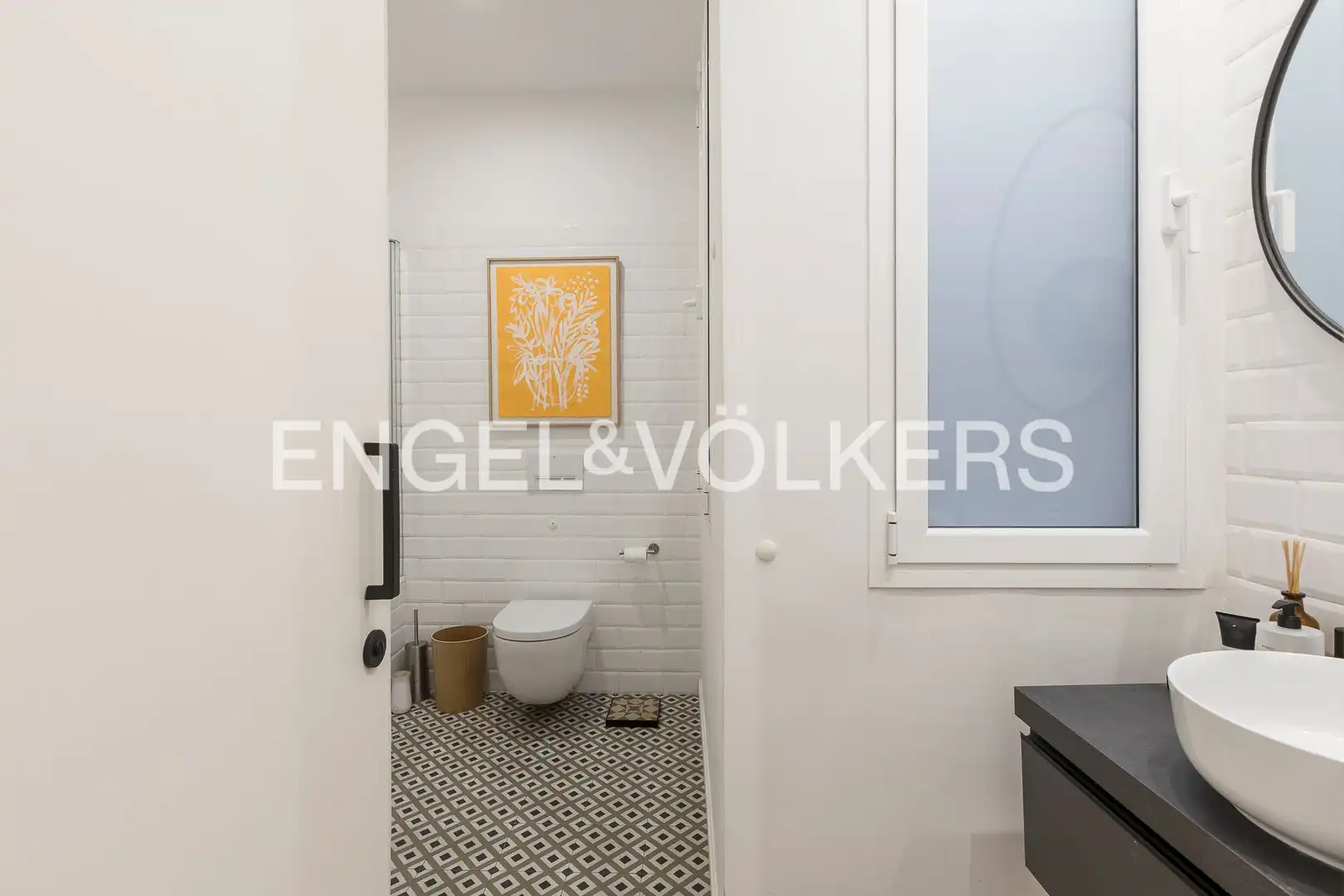 Bathroom of Flat for sale in Barcelona  with Air Conditioner, Heating and Balcony