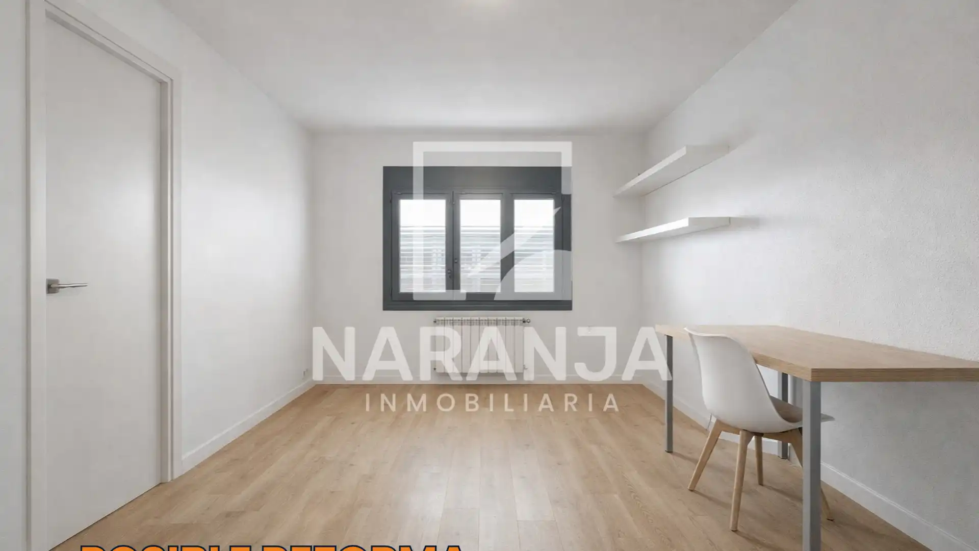 Dormitori de Pis en venda en Santa Coloma de Gramenet amb Balcó