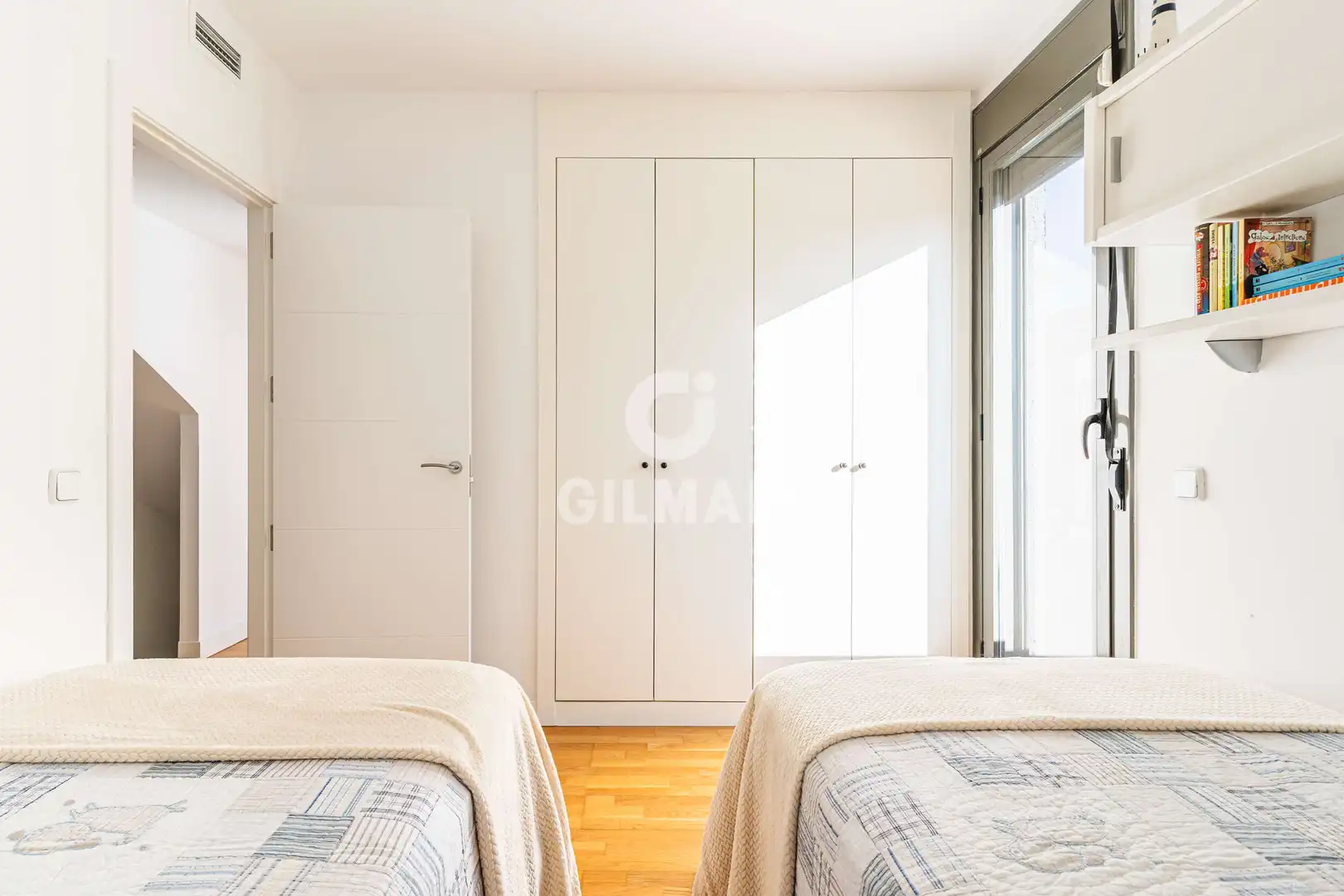 Schlafzimmer von Einfamilien-Reihenhaus zum Verkauf in Leganés mit Heizung, Privatgarten und Schwimmbad
