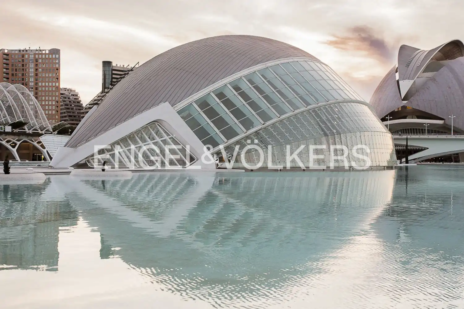 Außenansicht von Wohnung zur Miete in Valencia mit Klimaanlage, Heizung und Möbliert