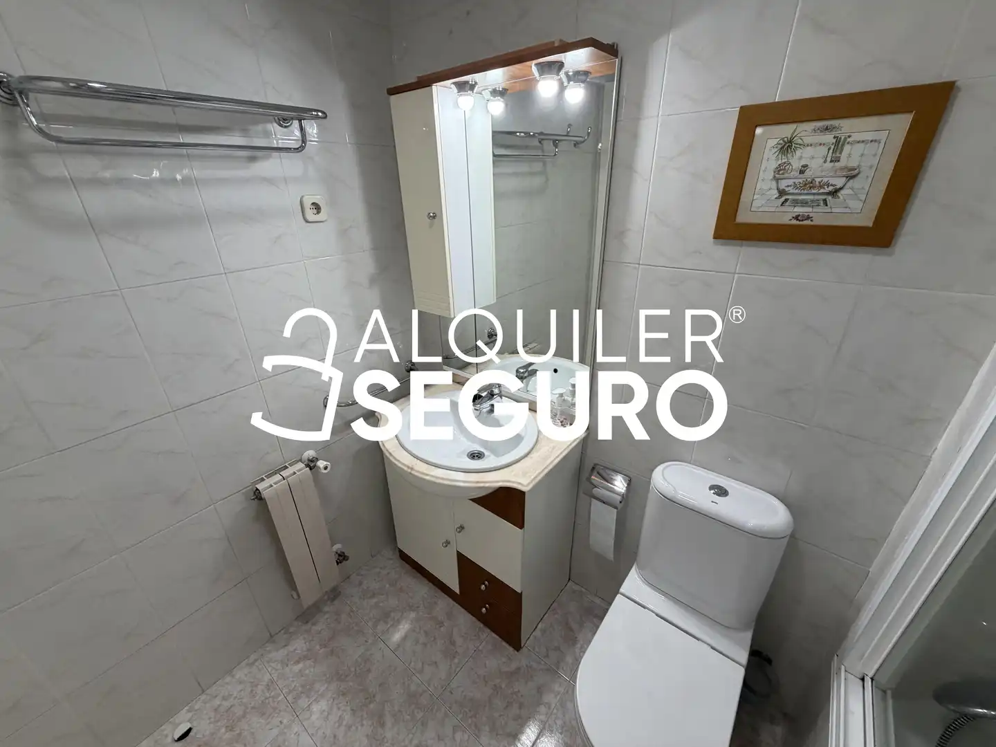 Badezimmer von Wohnung zur Miete in Getafe mit Klimaanlage und Heizung