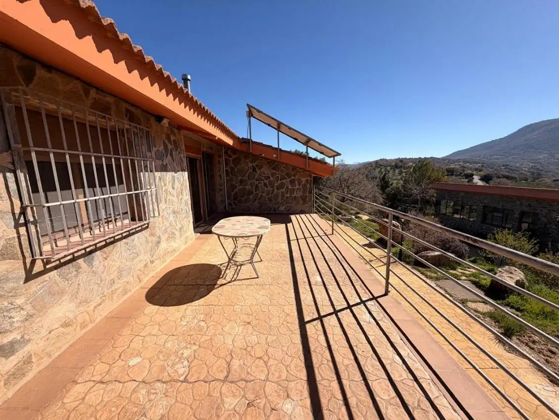 Houses for sale in Calle Cerro del Viento, Martos