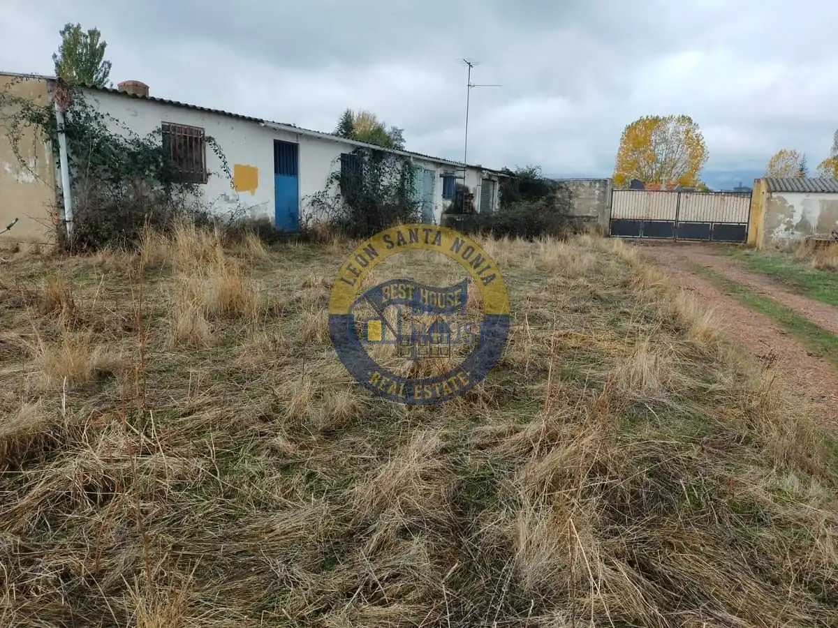 Nau industrial en venda a Valverde de la Virgen, imagen 18