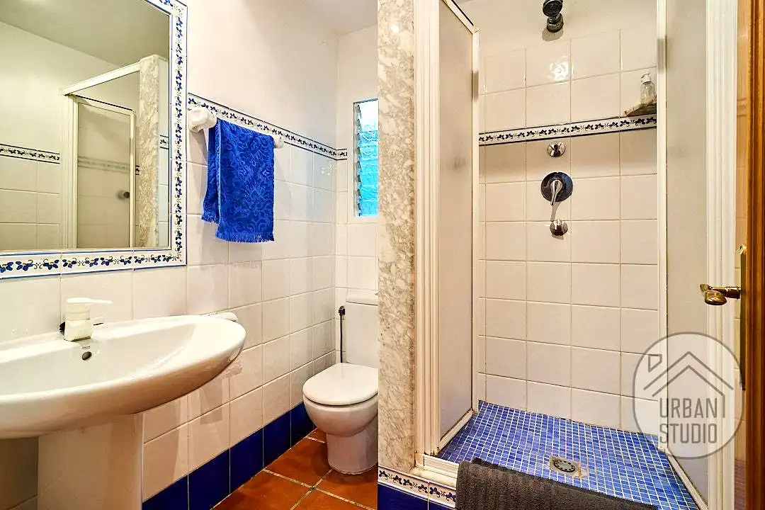 Bathroom of Houses for sale in Cocentaina  with Heating, Terrace and Swimming Pool