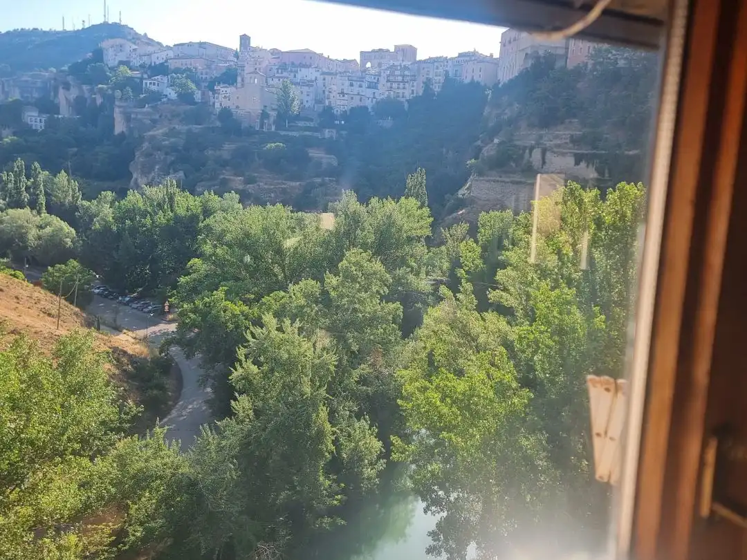 Vista exterior de Piso en venta en Cuenca Capital
