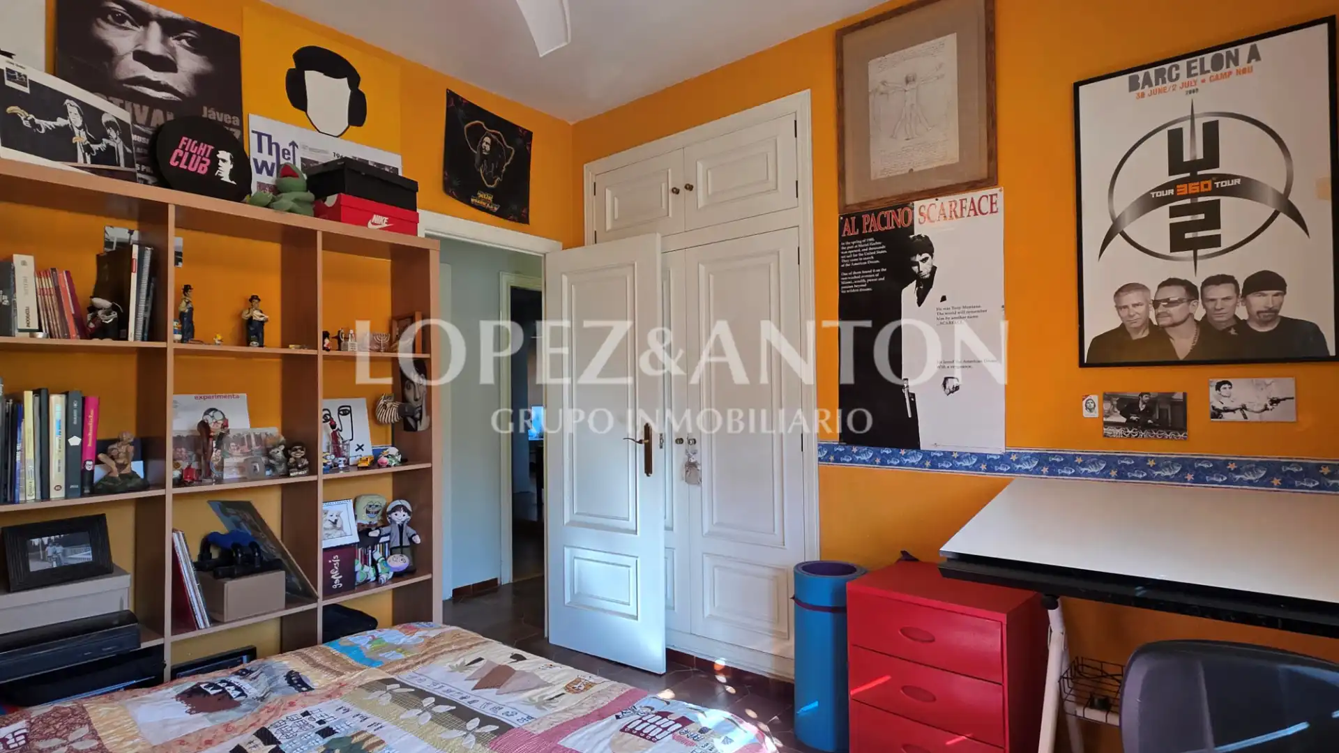 Dormitori de Casa o xalet en venda en La Pobla de Vallbona amb Aire condicionat, Calefacció i Jardí privat