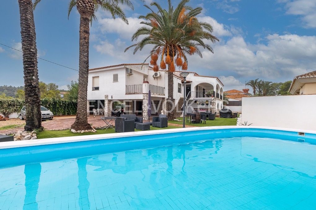 Vista exterior de Casa o xalet en venda en Carcaixent amb Aire condicionat, Calefacció i Jardí privat