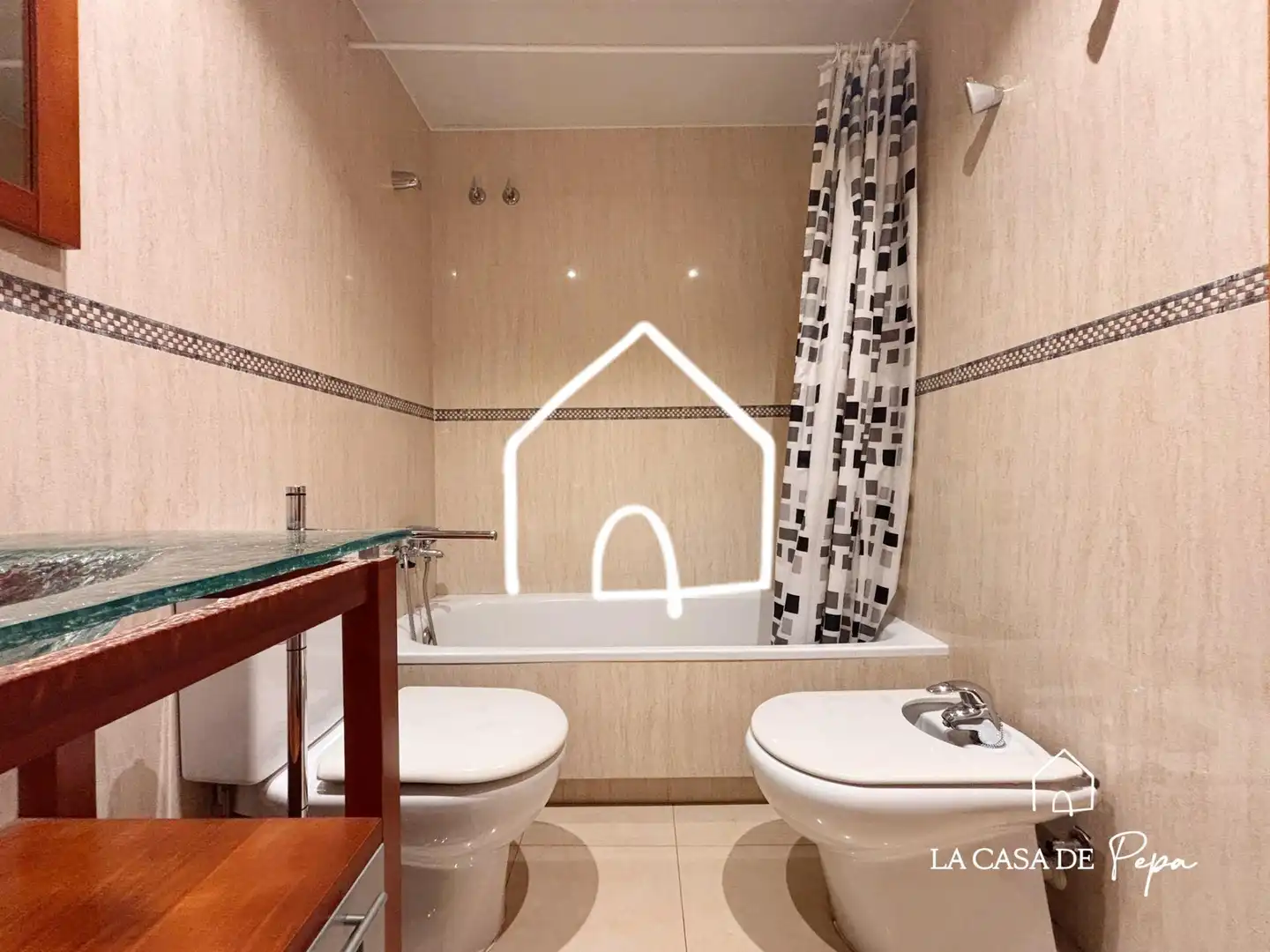 Baño de Piso en venta en Viladecans con Aire acondicionado, Calefacción y Parquet