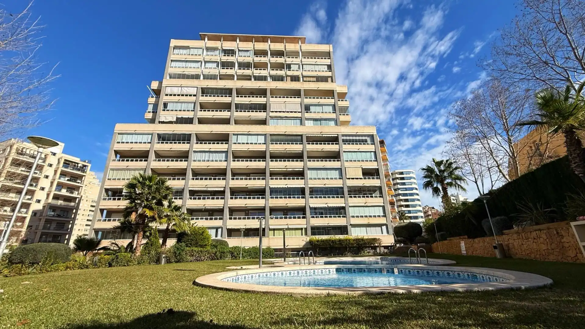 Vista exterior de Apartament en venda en Calpe / Calp amb Aire condicionat, Calefacció i Jardí privat