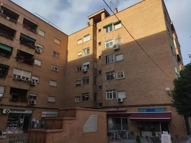 Exterior view of Flat for sale in  Granada Capital