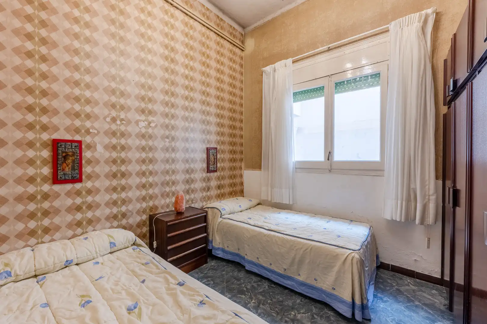 Dormitori de Casa adosada en venda en Barcelona amb Calefacció, Jardí privat i Terrassa