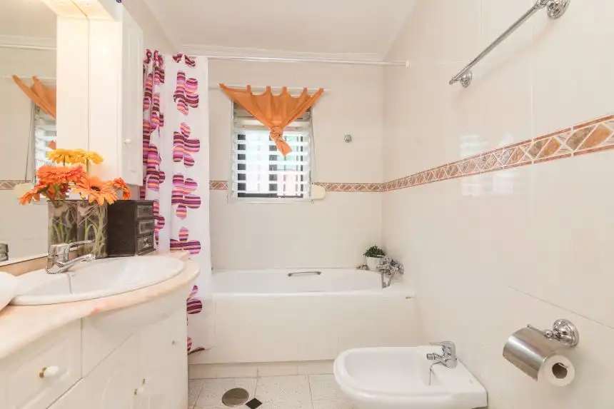 Bany de Casa o xalet en venda en Tibi amb Aire condicionat, Piscina i Moblat