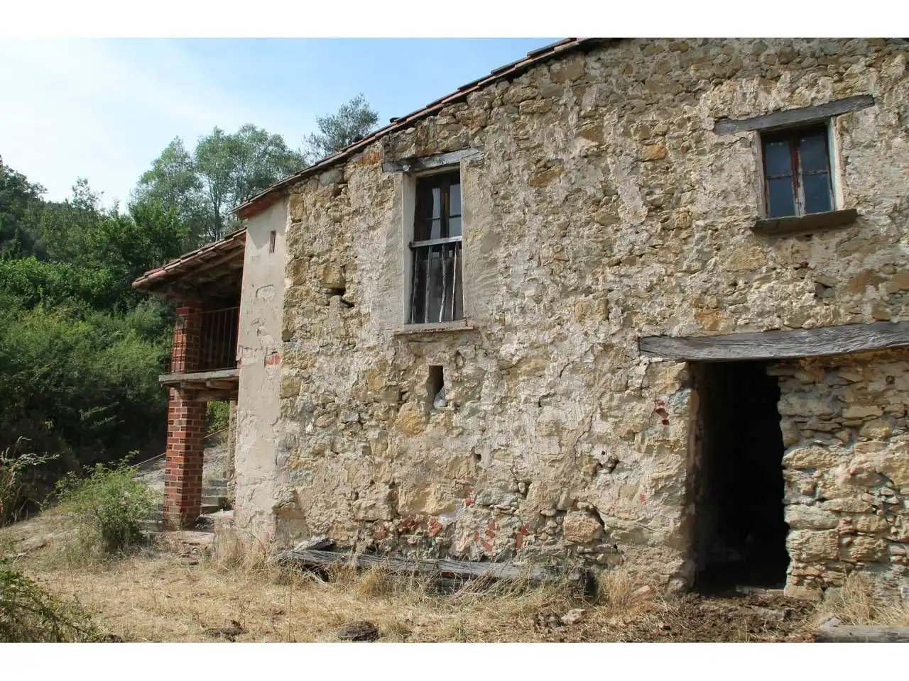 Vista exterior de Finca rústica en venda en Sant Feliu de Pallerols amb Jardí privat i Terrassa
