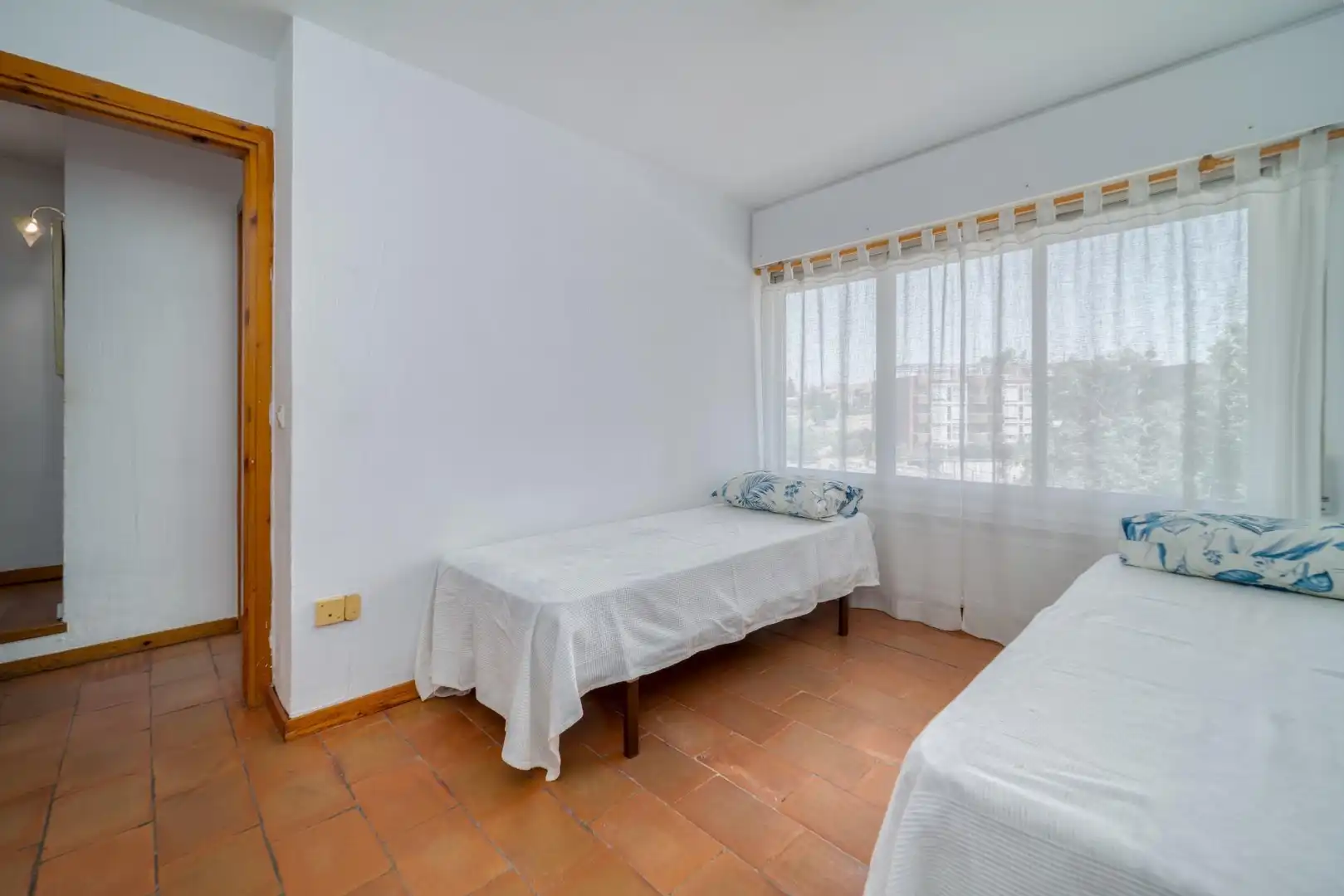 Bedroom of Detached homes for sale in Pozuelo de Alarcón  with Air Conditioner, Heating and Private garden