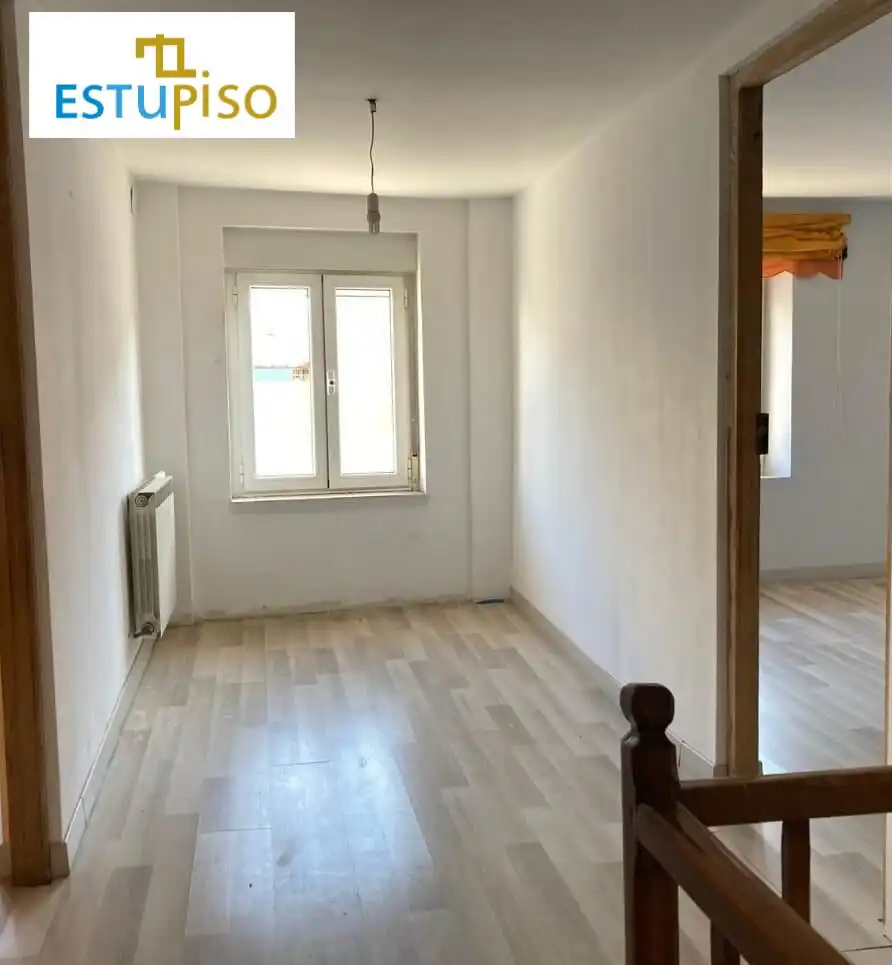 Habitación de Casa o chalet en venta en Valdepolo con Calefacción y Jardín privado