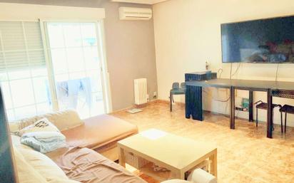 Living room of Flat for sale in  Madrid Capital  with Air Conditioner, Heating and Terrace