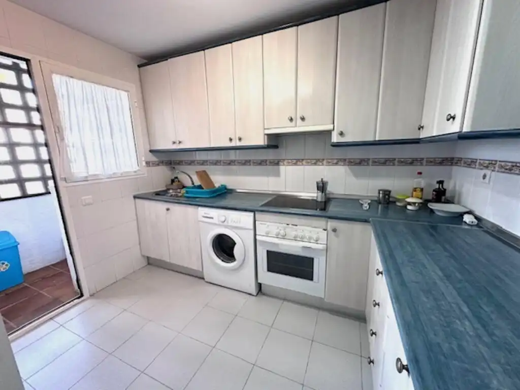 Küche von Wohnung zum Verkauf in Estepona mit Klimaanlage und Möbliert