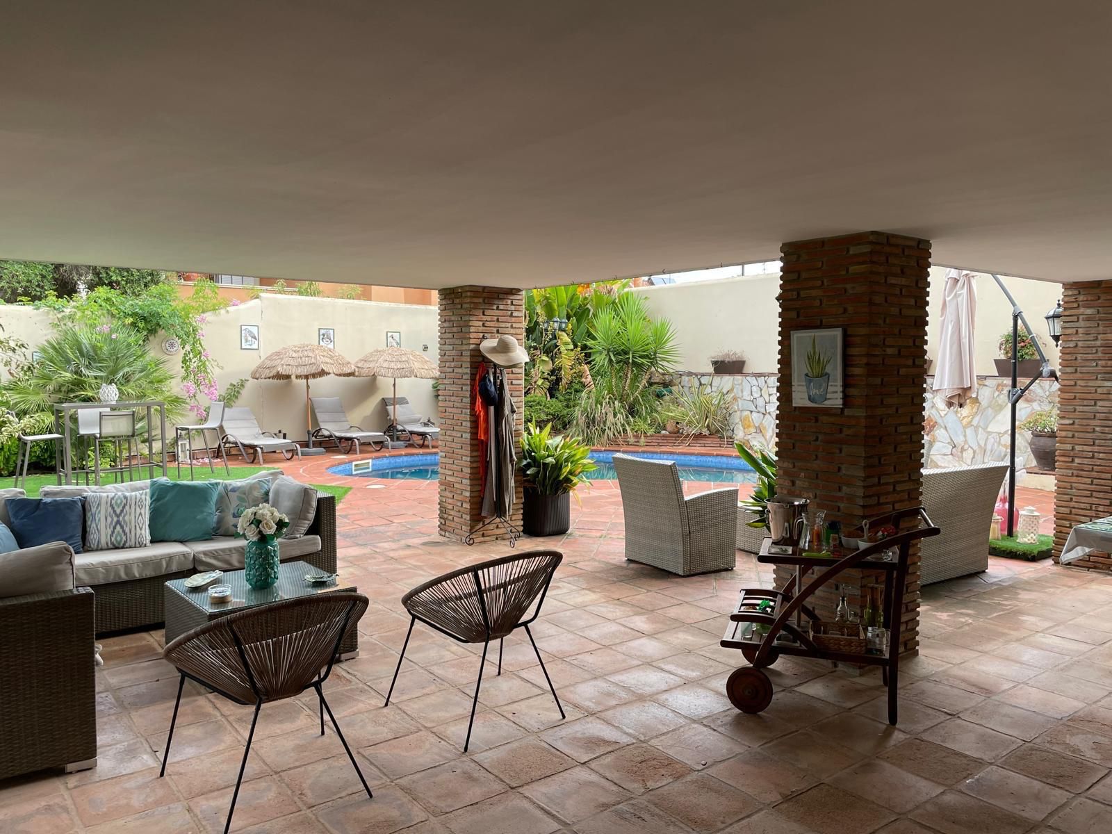 Terrassa de Casa o xalet en venda en Algeciras amb Aire condicionat, Jardí privat i Terrassa