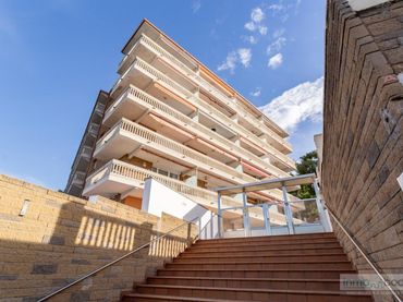 Apartment mit Pool zum Verkauf in punta del cavall 6