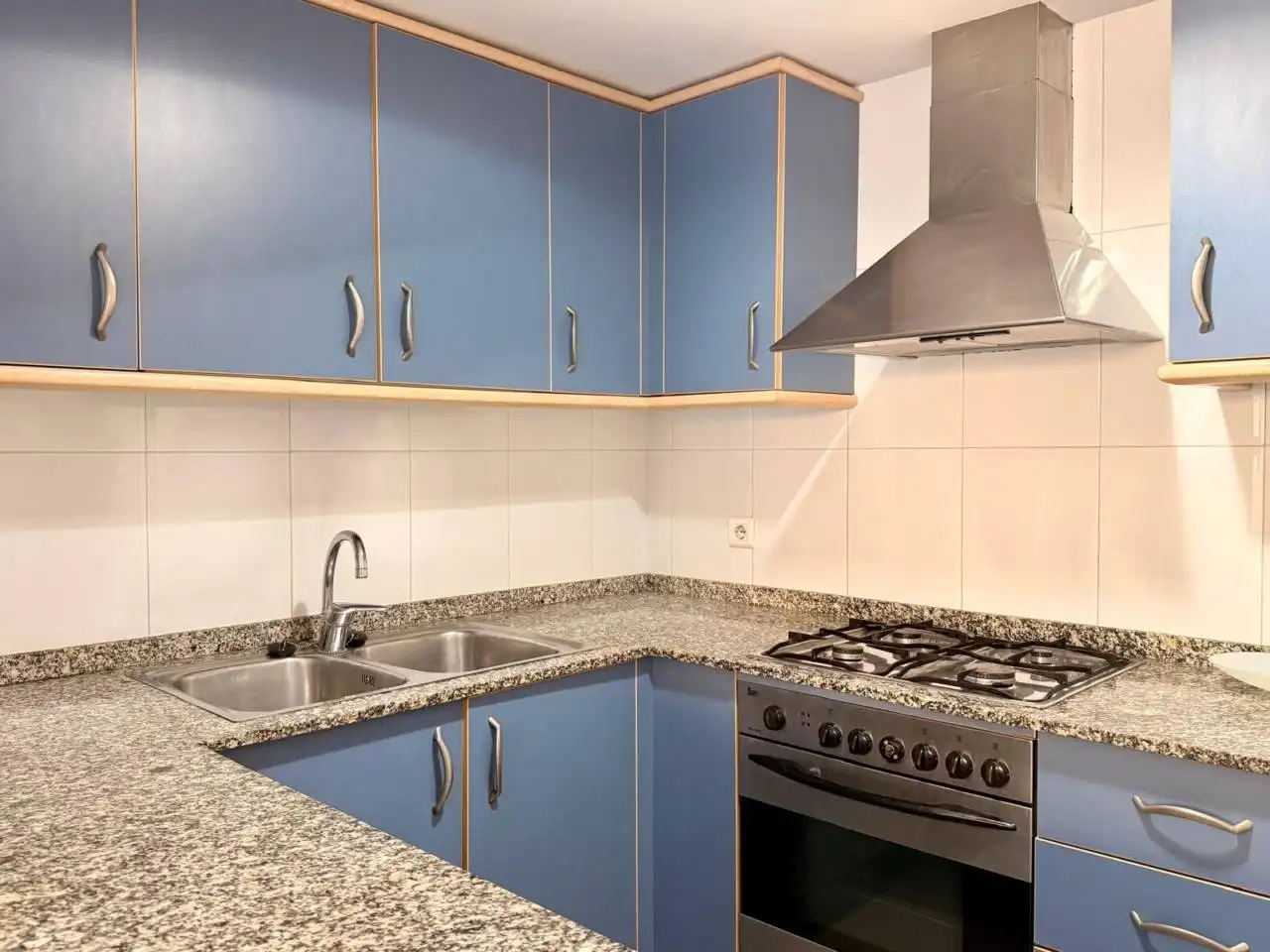 Küche von Wohnung zum Verkauf in Girona mit Heizung, Terrasse und Gemeinschaftspool