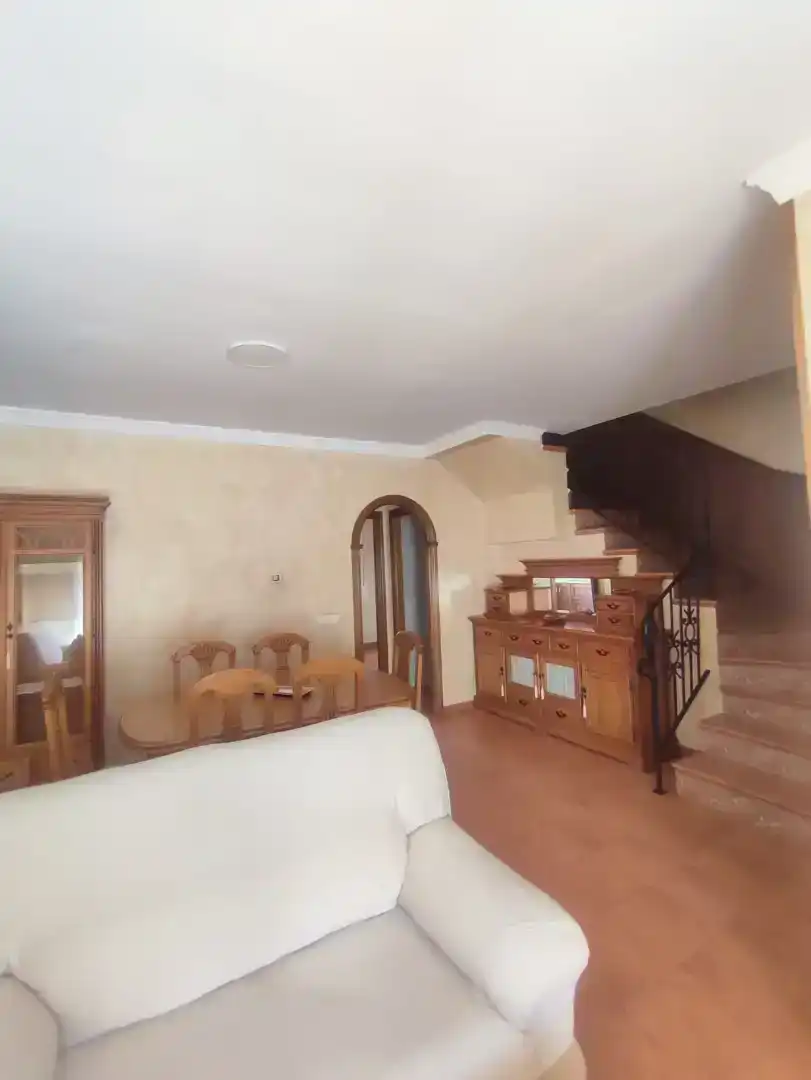 Sala d'estar de Casa adosada de lloguer en San Rafael