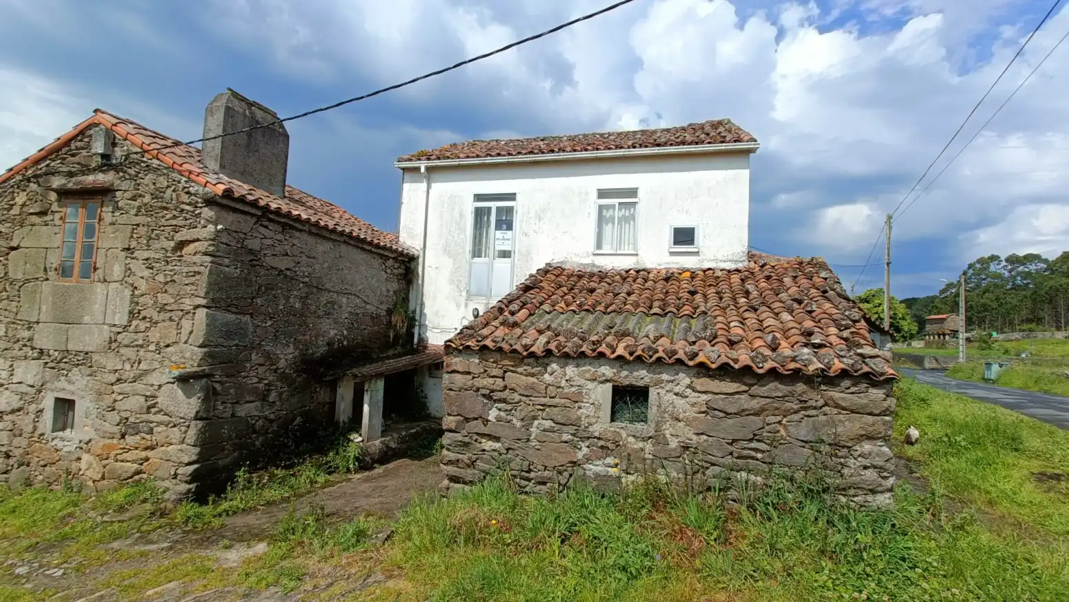 Vista exterior de Casa o xalet en venda en Camariñas amb Calefacció, Jardí privat i Terrassa