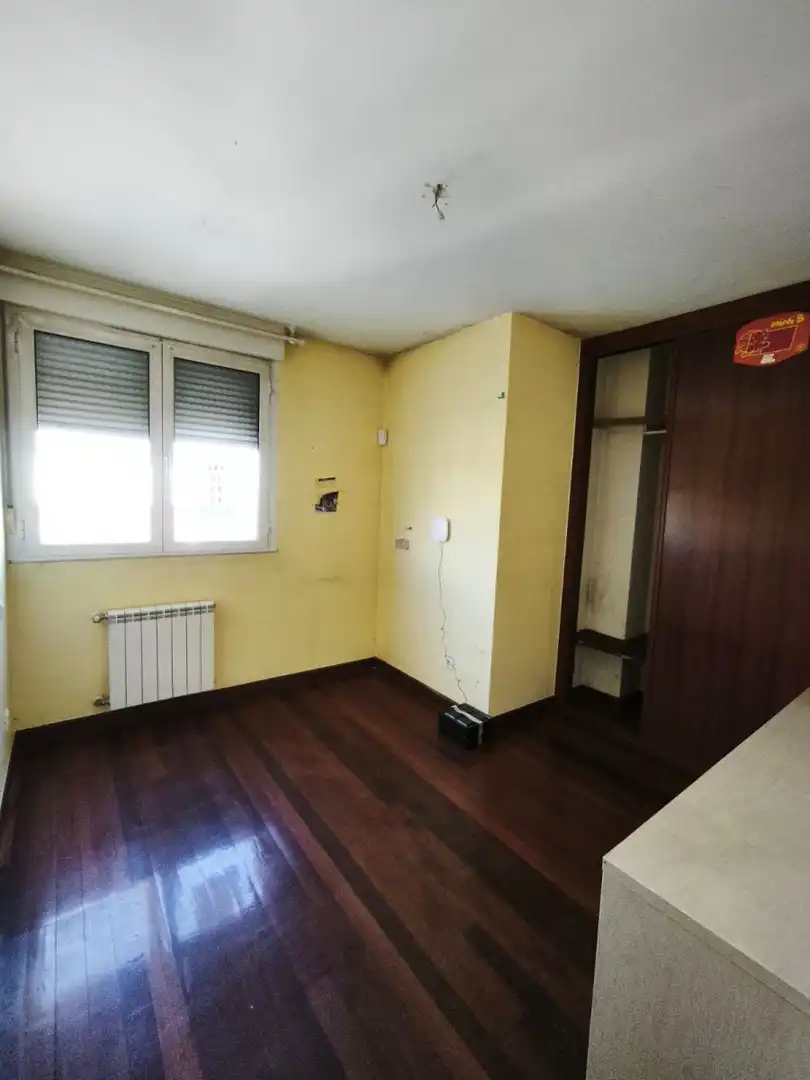 Habitación de Piso en venta en Santa Cruz de Bezana con Calefacción y Terraza