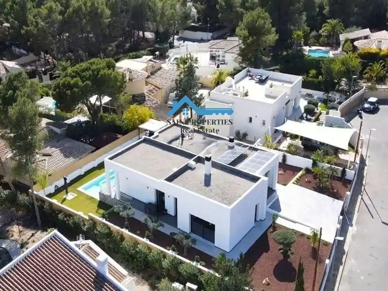 Xalet amb piscina en venda a Altea la Vella