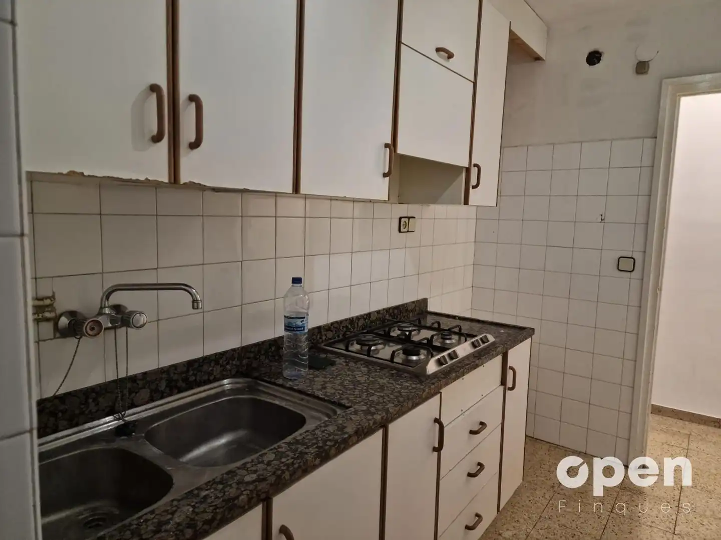 Cocina de Piso en venta en Terrassa con Terraza y Balcón