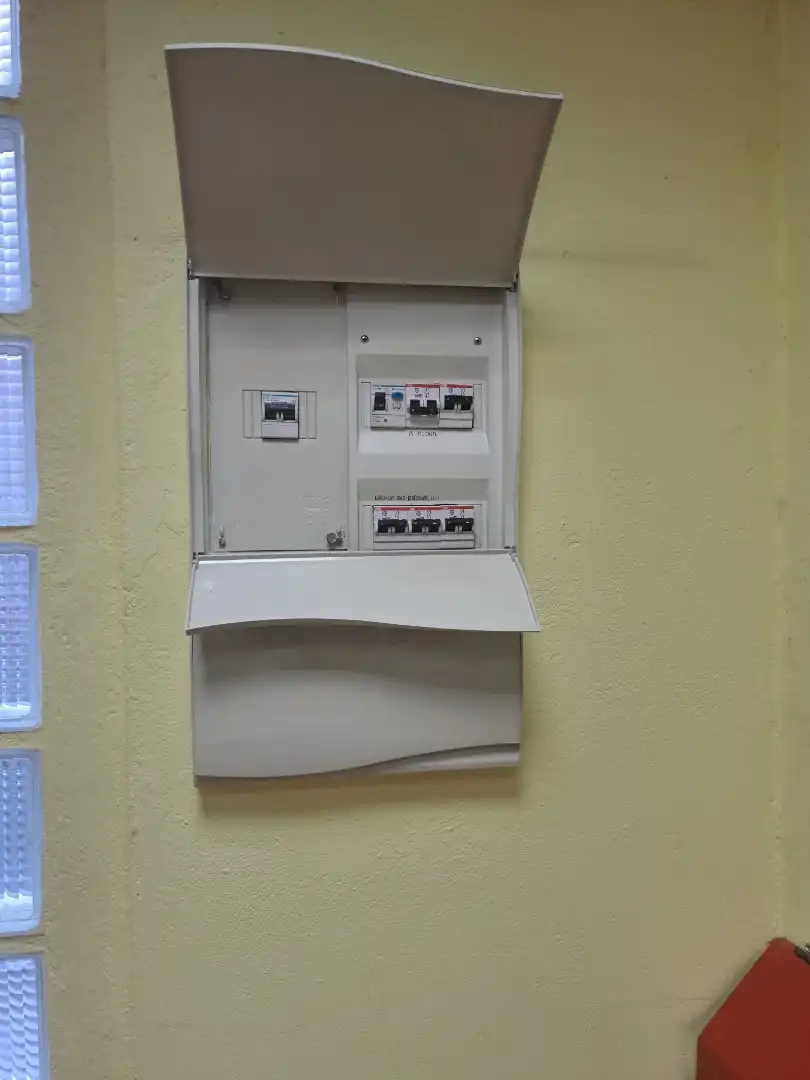 Commercial properties for sale in Zaragoza  with Air Conditioner, Heating and Furnished