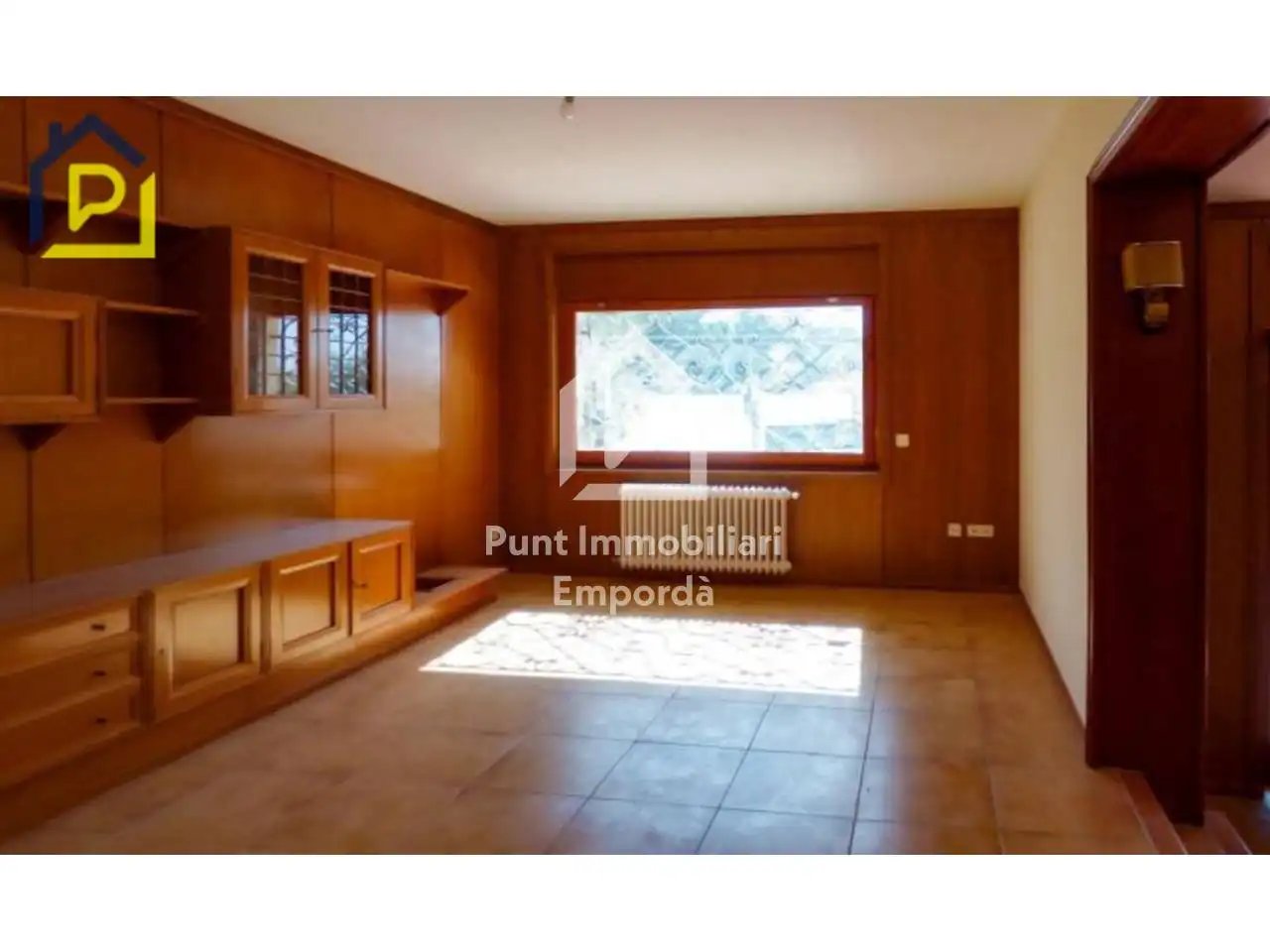 Sala de estar de Casa o chalet en venta en Sant Climent Sescebes con Calefacción, Jardín privado y Terraza
