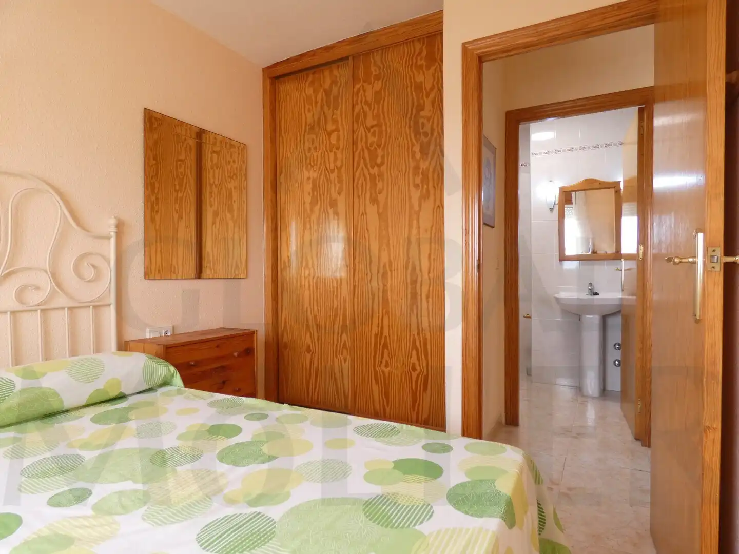 Dormitori de Apartament de lloguer en Cartagena amb Terrassa, Moblat i Forn