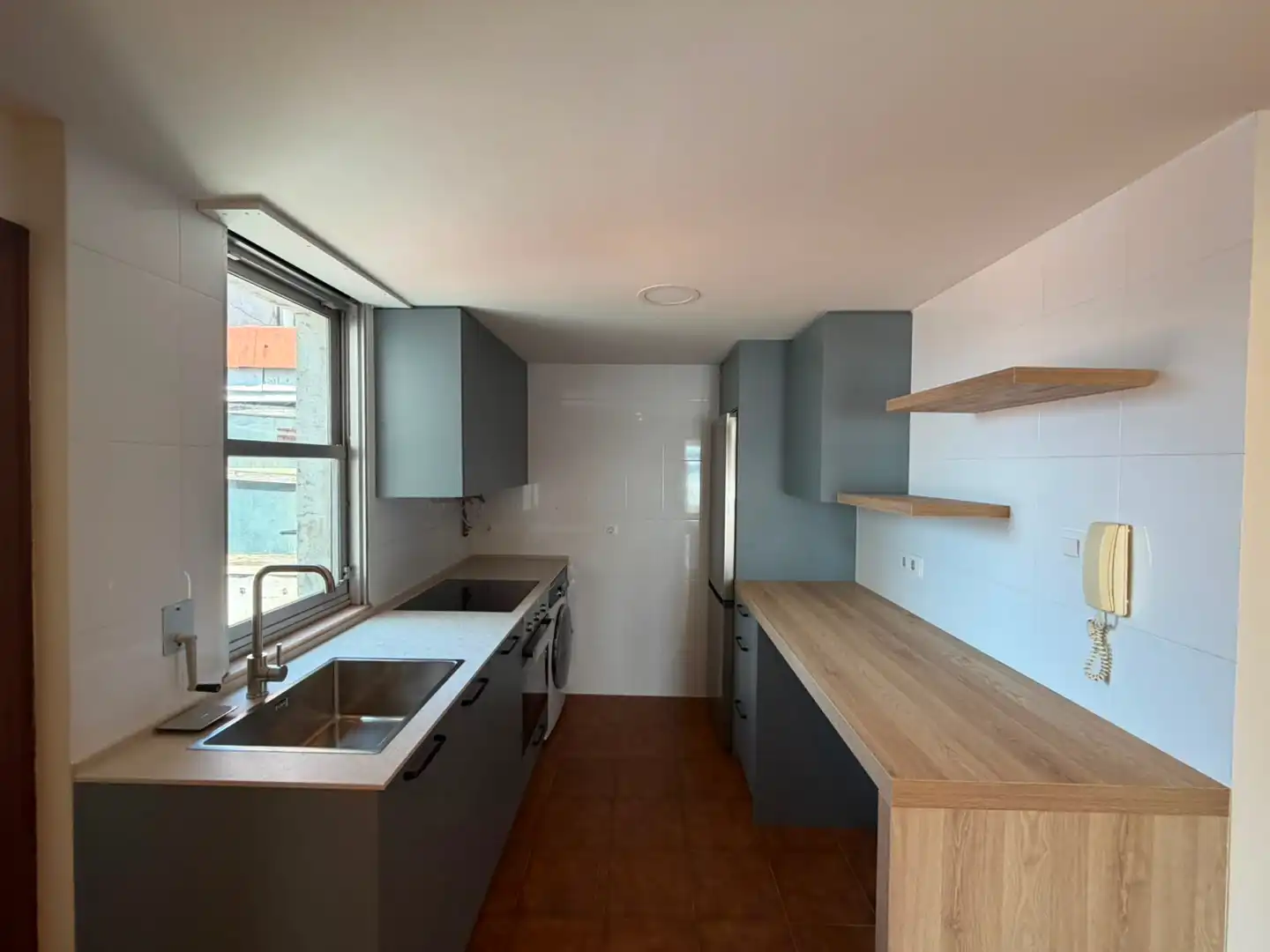 Cocina de Ático de alquiler en Ferrol con Calefacción, Parquet y Terraza