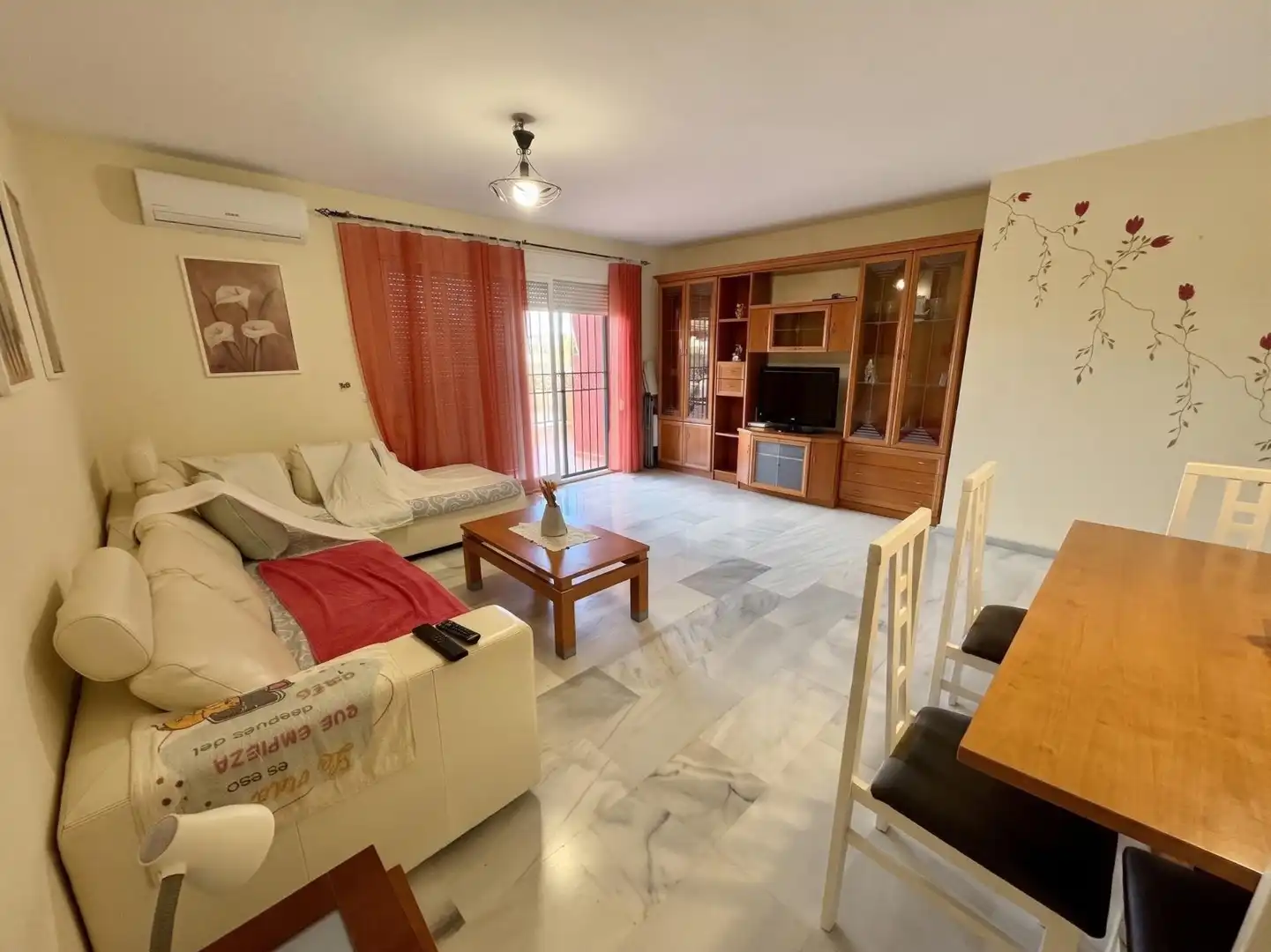 Wohnzimmer von Erdgeschoss zur Miete in Caleta de Vélez